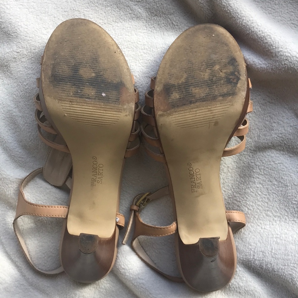 👡 Franco Sarto Tan Heels 👡 - Picture 6 of 10